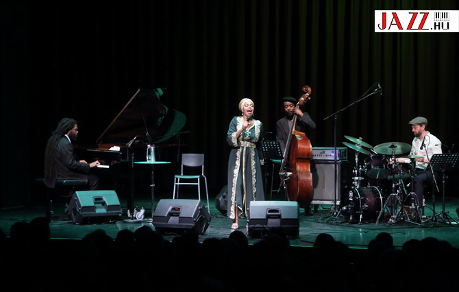 Jazzmeia Horn
