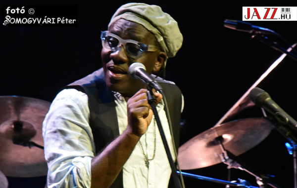 ÖRÖMÜNNEP MEGLEPETÉSEK NÉLKÜL