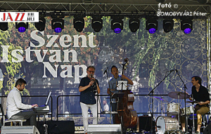 TŰZIJÁTÉK NAPSÜTÉSBEN
